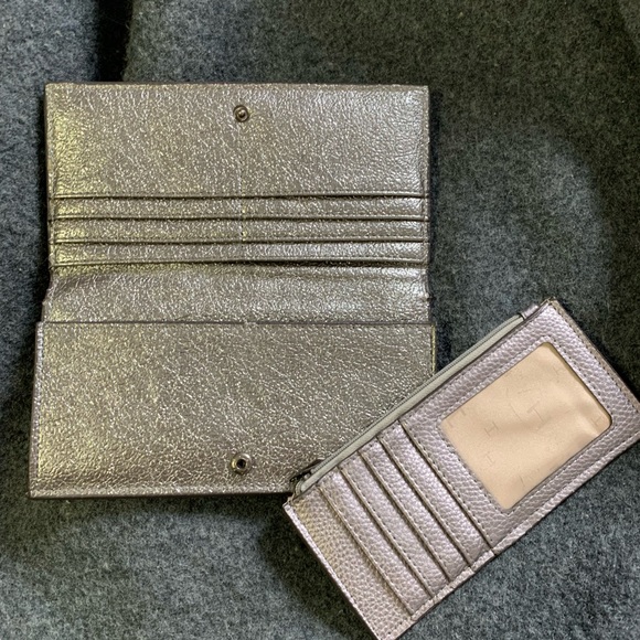 H Halston Silver/Grey Metallic finish wallet with Zip Card Holder - Picture 2 of 7